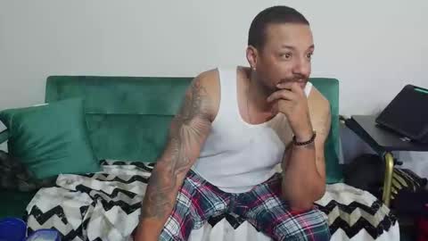 Snapshot of dong_masterson chatting on 13, 4, 2026 Gifted online show from 13, 4, 2026