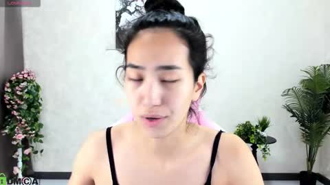 Snapshot of donnaa_drew chatting on 22, 10, 2025 Aura online show from 22, 10, 2025