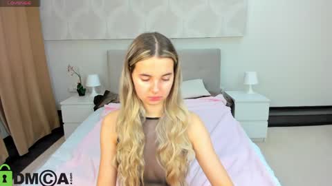 Donna On GMT2 Mon-Fri 3-9 AM online show from 17, 4, 2026