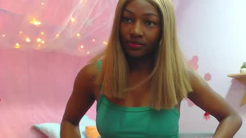 Snapshot of doollferrer chatting on 2, 5, 2026 doollferrer online show from 2, 5, 2026