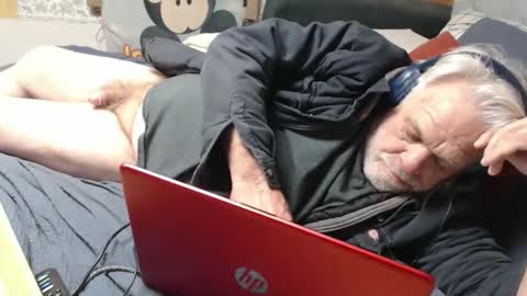 Snapshot of doouugcumming chatting on 22, 11, 2025 cummingdoouug online show from 22, 11, 2025