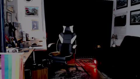 Snapshot of dopeleaf2 chatting on 8, 9, 2025 dopeleaf2 online show from 8, 9, 2025