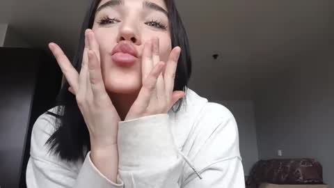 Jacqueline online show from 6, 3, 2026