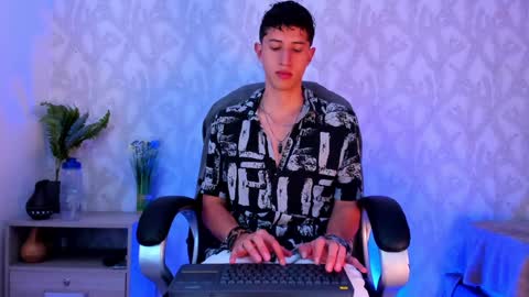 Snapshot of dorian_mystery chatting on 25, 1, 2025 dorian_mystery online show from 25, 1, 2025