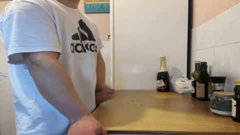 Snapshot of doriancretu95 chatting on 17, 4, 2026 menu below online show from 17, 4, 2026