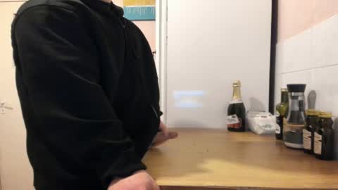 Snapshot of doriancretu95 chatting on 18, 4, 2026 menu below online show from 18, 4, 2026