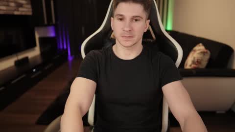 Dorian Reyes online show from 18, 2, 2025