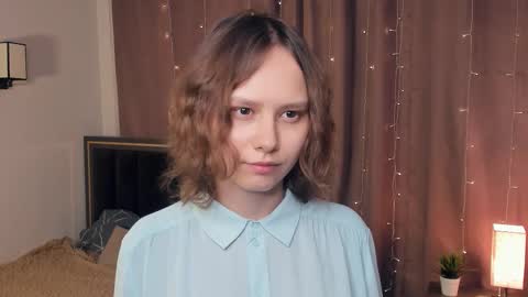 Snapshot of doribiltz chatting on 7, 11, 2025 Violet online show from 7, 11, 2025