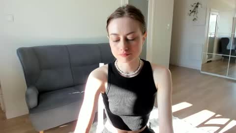 dormineaa online show from 29, 4, 2026