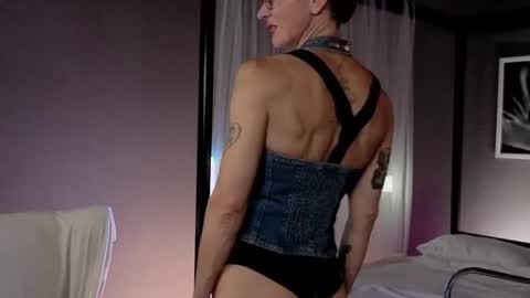 Snapshot of dorothy_meyer chatting on 15, 10, 2025 Dorothy Next stream on Monday at 3am-9am online show from 15, 10, 2025