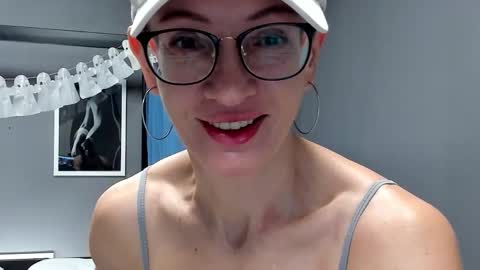 Snapshot of dorothy_meyer chatting on 29, 10, 2025 Dorothy Next stream on Monday at 3am-9am online show from 29, 10, 2025