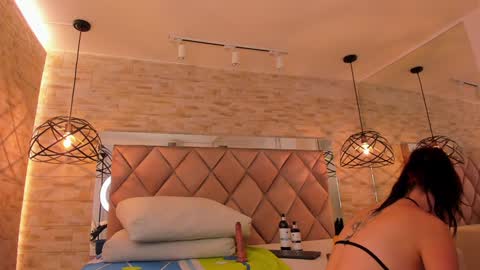  DOROTHY online show from 21, 1, 2025