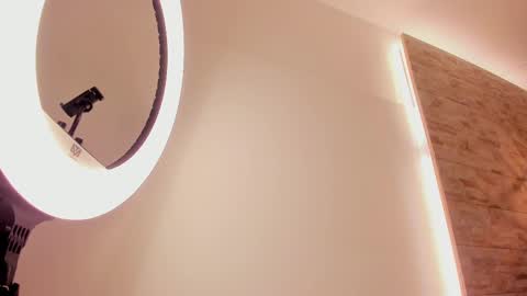  DOROTHY online show from 20, 2, 2025