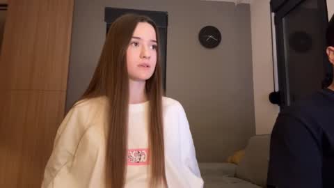 Snapshot of double_sun chatting on 19, 10, 2025 Alice and Mark online show from 19, 10, 2025