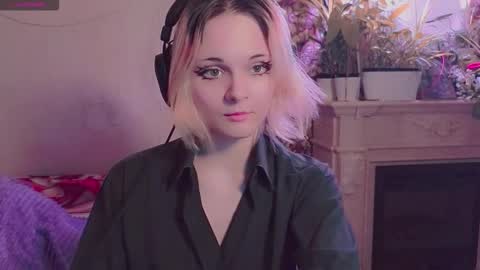 Angie online show from 10, 11, 2025