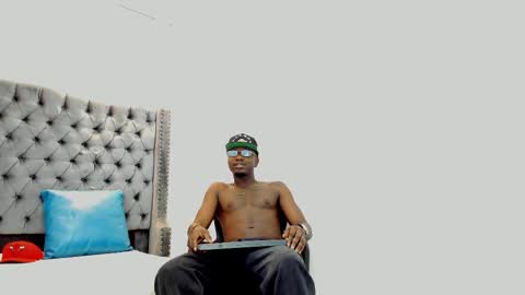 DOUGLAS online show from 11, 9, 2025