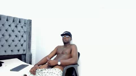 DOUGLAS online show from 11, 10, 2025