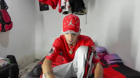 Snapshot of douglas_gallegos chatting on 21, 4, 2026 douglas_gallegos online show from 21, 4, 2026