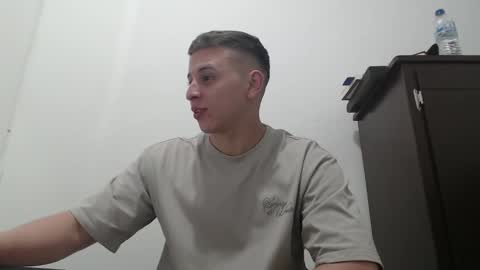 draco_boy2000 online show from 4, 10, 2025