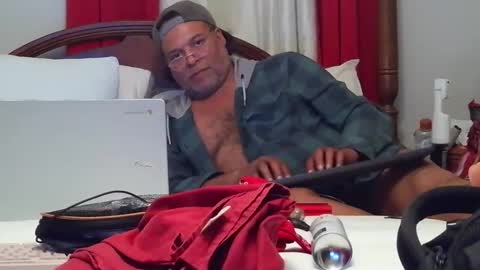 Snapshot of dragomoon70 chatting on 2, 4, 2026 dragomoon70 online show from 2, 4, 2026