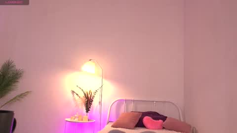 Snapshot of dragon_ink chatting on 8, 10, 2025 Lisbeth Salander online show from 8, 10, 2025