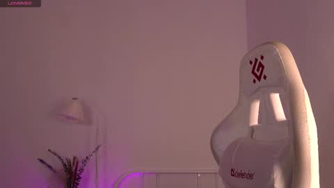 Snapshot of dragon_ink chatting on 9, 10, 2025 Lisbeth Salander online show from 9, 10, 2025