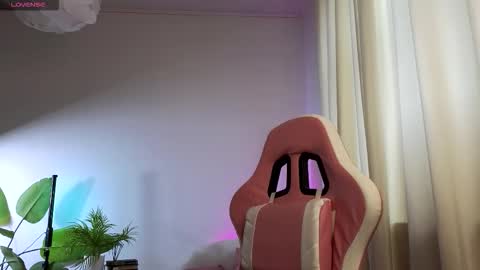 Snapshot of dragon_ink chatting on 23, 11, 2025 Lisbeth Salander online show from 23, 11, 2025