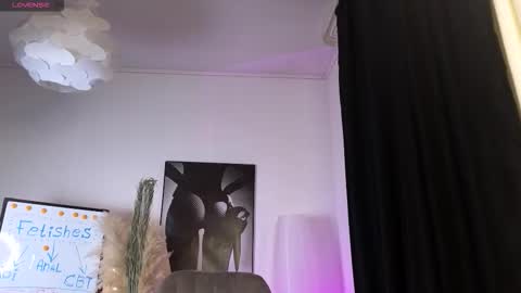 Snapshot of dragon_ink chatting on 2, 2, 2026 Lisbeth Salander online show from 2, 2, 2026