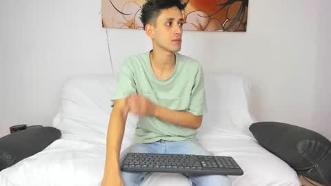 Drake and Zara online show from 18, 12, 2025