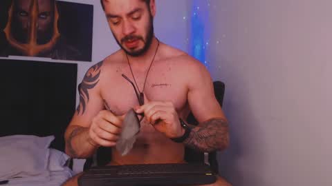 Snapshot of drake_cole11 chatting on 8, 12, 2024 drake_cole11 online show from 8, 12, 2024