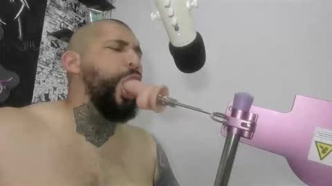 drake whitee Independent Model online show from 7, 11, 2025