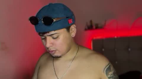 Snapshot of drakenn_ chatting on 5, 2, 2026 drakeeee online show from 5, 2, 2026