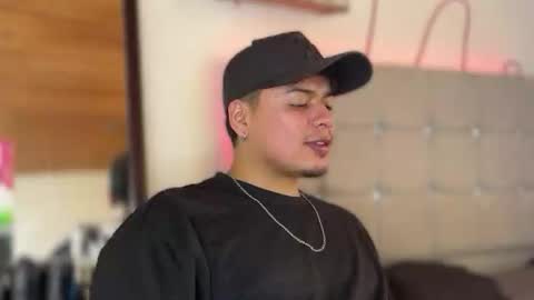 Snapshot of drakenn_ chatting on 4, 3, 2026 drakeeee online show from 4, 3, 2026