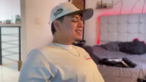 Snapshot of drakenn_ chatting on 10, 3, 2026 drakeeee online show from 10, 3, 2026