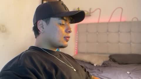 Snapshot of drakenn_ chatting on 8, 4, 2026 drakeeee online show from 8, 4, 2026