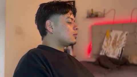 Snapshot of drakenn_ chatting on 15, 4, 2026 drakeeee online show from 15, 4, 2026