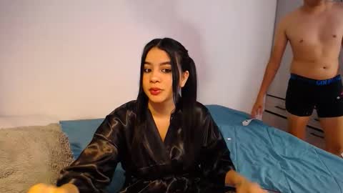 Snapshot of dravith_and_valery chatting on 17, 3, 2026 -- nicolle and jhon -- online show from 17, 3, 2026