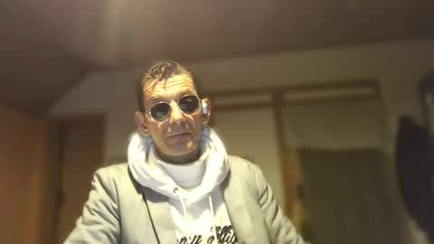 Snapshot of dreambob chatting on 27, 11, 2025 Dreambob online show from 27, 11, 2025