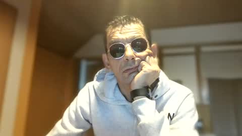 Snapshot of dreambob chatting on 29, 11, 2025 Dreambob online show from 29, 11, 2025