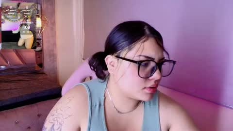 Snapshot of dreambooo_ chatting on 11, 4, 2026 C A M I L A online show from 11, 4, 2026