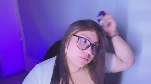 Snapshot of dreambooo_ chatting on 21, 5, 2026 C A M I L A online show from 21, 5, 2026