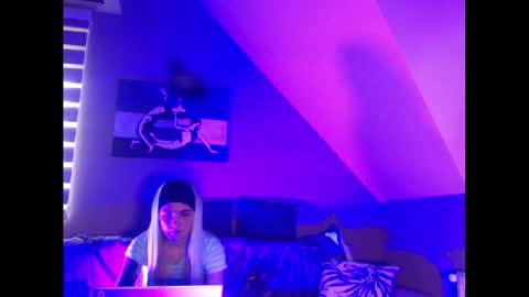 Snapshot of dreamcatcherfantasy chatting on 28, 1, 2025 A girl online show from 28, 1, 2025