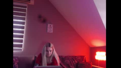 Snapshot of dreamcatcherfantasy chatting on 9, 2, 2026 A girl online show from 9, 2, 2026