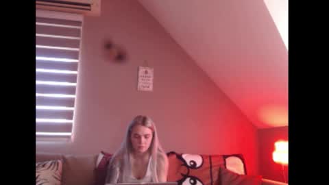 Snapshot of dreamcatcherfantasy chatting on 18, 2, 2026 A girl online show from 18, 2, 2026