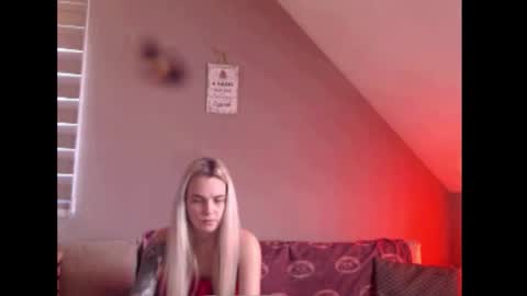 Snapshot of dreamcatcherfantasy chatting on 19, 2, 2026 A girl online show from 19, 2, 2026