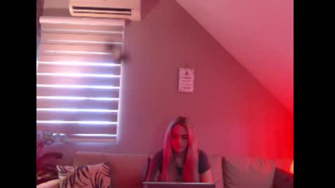 Snapshot of dreamcatcherfantasy chatting on 24, 2, 2026 A girl online show from 24, 2, 2026