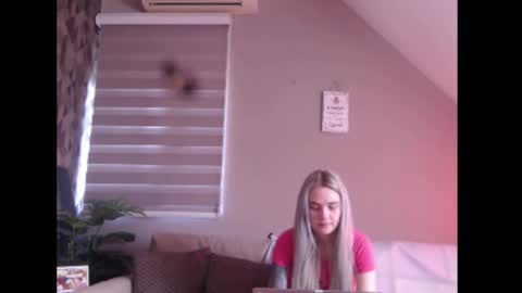 Snapshot of dreamcatcherfantasy chatting on 27, 2, 2026 A girl online show from 27, 2, 2026