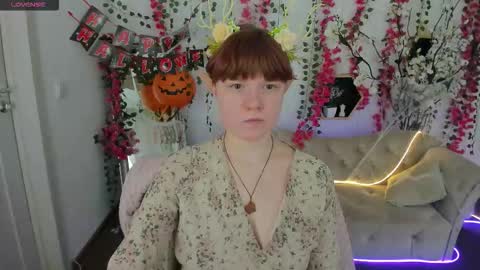 Snapshot of dreammyluna chatting on 2, 11, 2025 Luna online show from 2, 11, 2025
