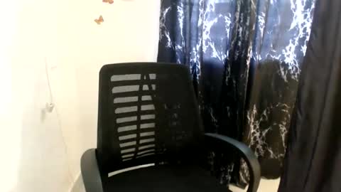 Snapshot of dreamy_wetpussy chatting on 16, 4, 2026 BEAUTY online show from 16, 4, 2026