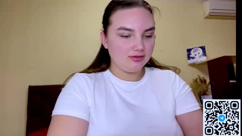 Snapshot of dreamyblushfairy chatting on 18, 3, 2026 Mila online show from 18, 3, 2026